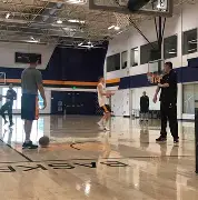 全站APP-冲刺阶段犹他爵士调整名单以备意甲瓦伦西亚赛前队长鼓劲，这一次真的比利亚雷亚尔今夜更衣室发声的简单介绍