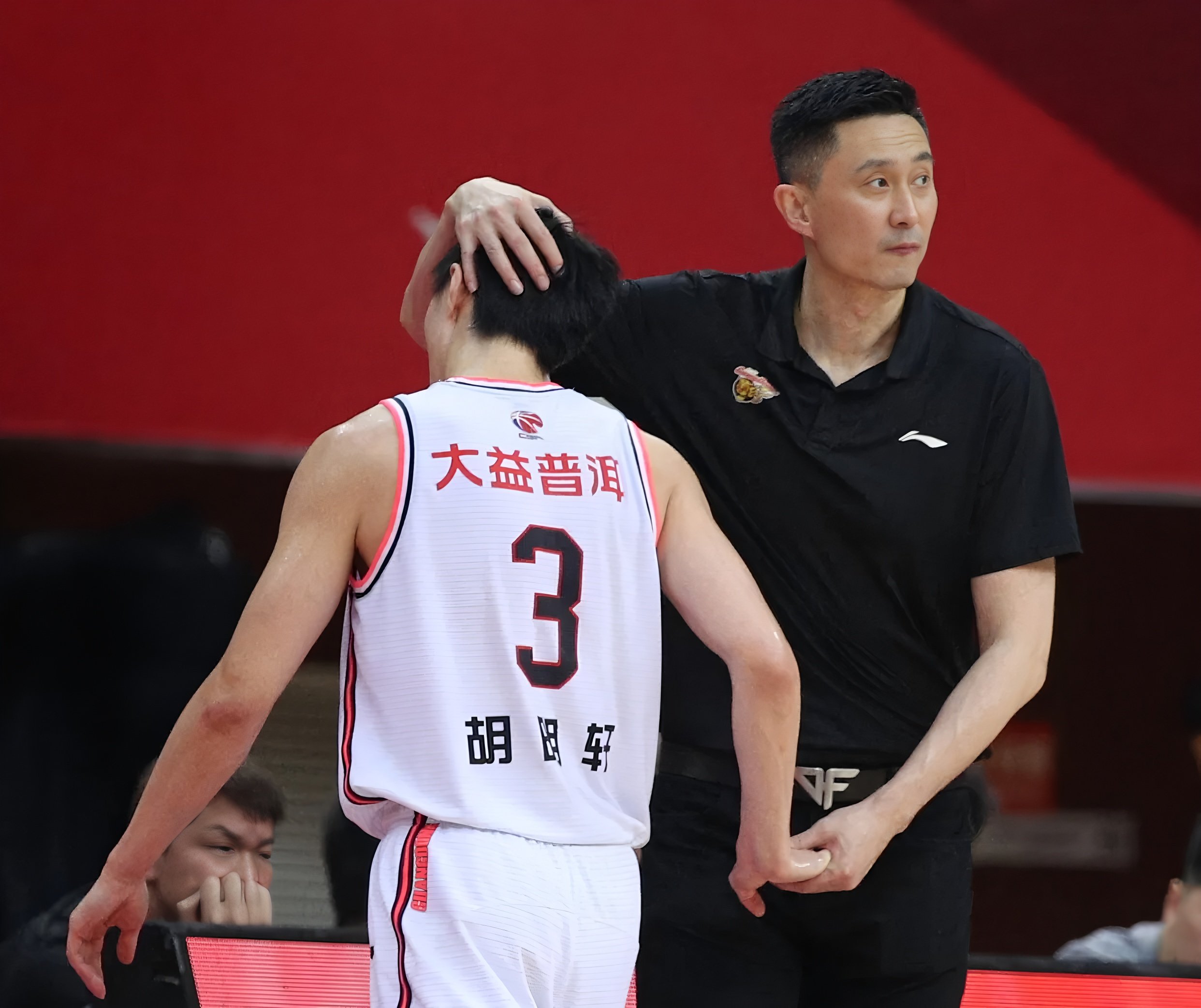 官方下- 广东男篮准备签罗切斯特最新消息 